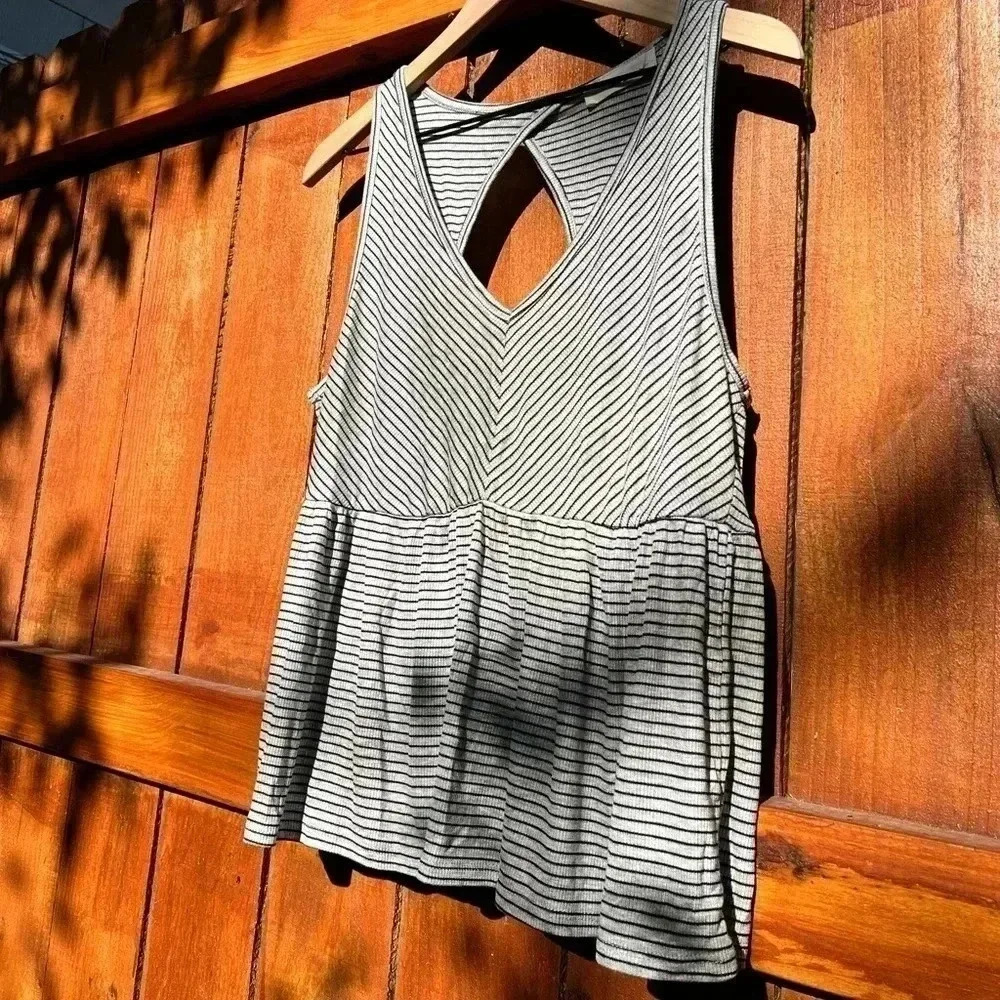 NWOT Buckle Peplum Babydoll - Gray & Black Chevron Stripes - One Urban Day - Picture 6 of 12
